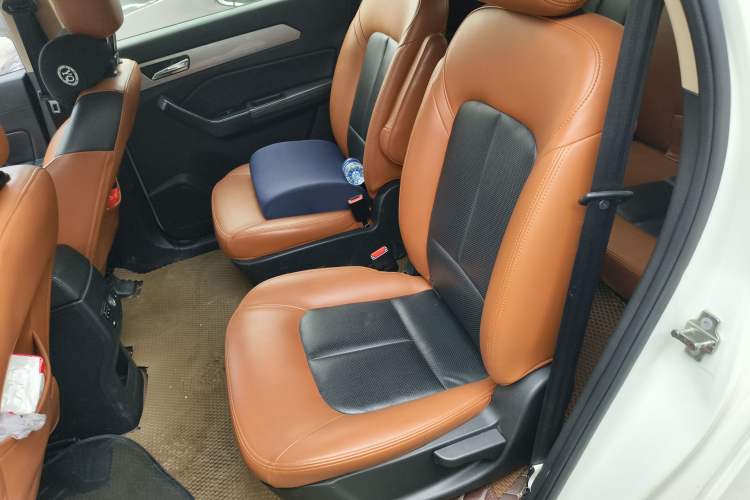 Used BAIC Weiwang M50F 2017 1.5L Comfort Edition Left Rear Seat