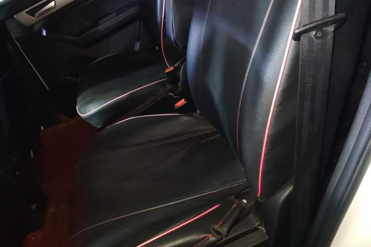 Used BAIC Weiwang M50F 2017 1.5L Standard Model Left Rear Seat