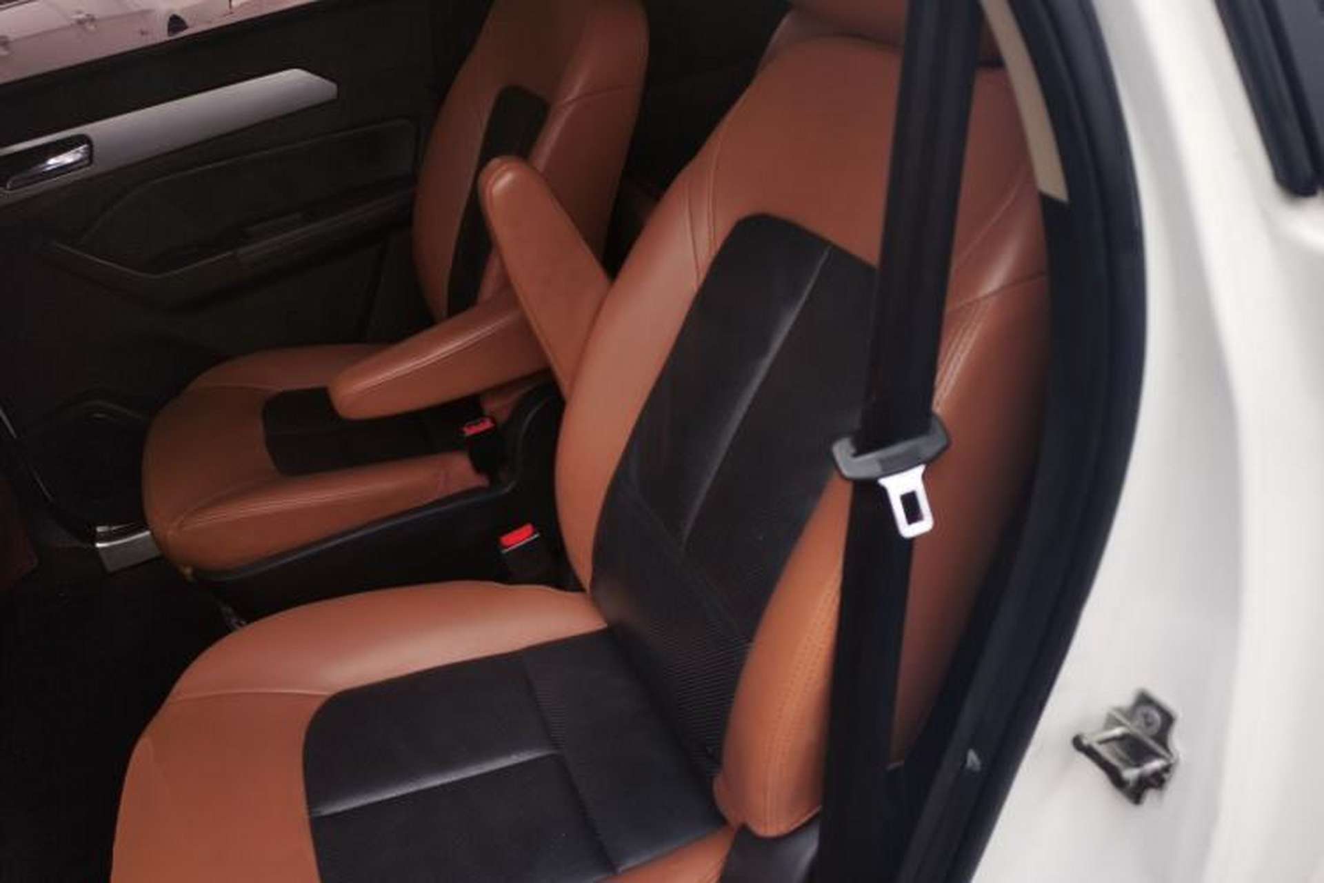 Used BAIC Weiwang M50F 2017 1.5L Luxury Model Left Rear Seat