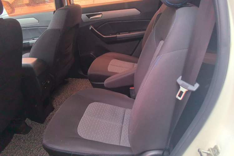 Used BAIC Weiwang M50F 2017 1.3T Standard Model Left Rear Seat