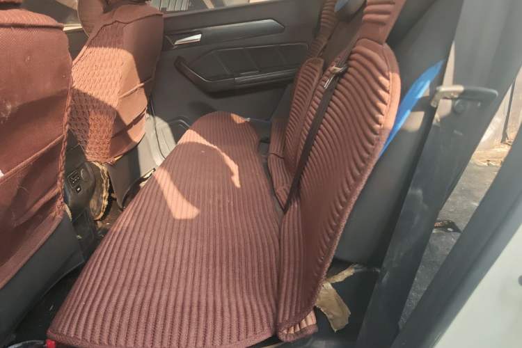 Used BAIC Weiwang M50F 2017 1.5L Value Edition Left Rear Seat