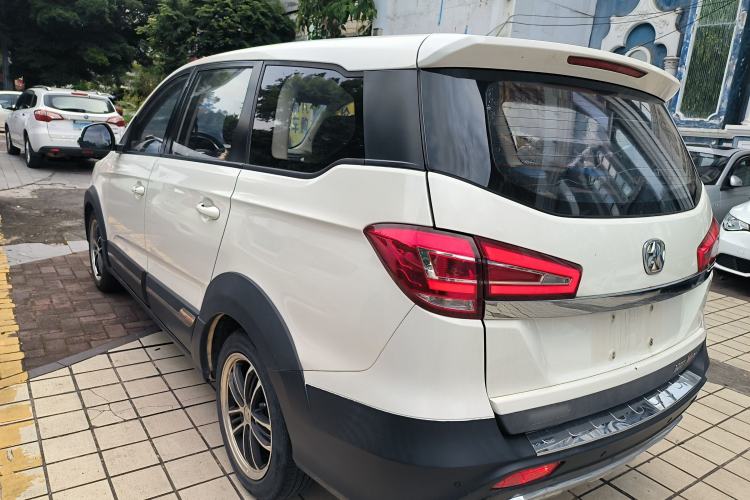Used BAIC Weiwang M50F 2017 1.5L Standard Model Left Side