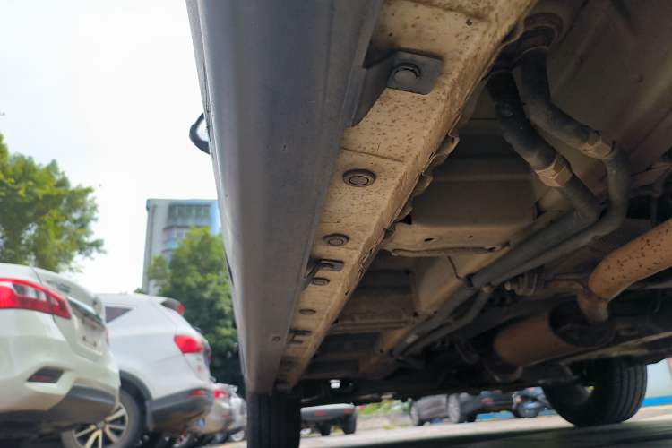 Used BAIC Weiwang M50F 2017 1.5L Standard Model Left Side Sill