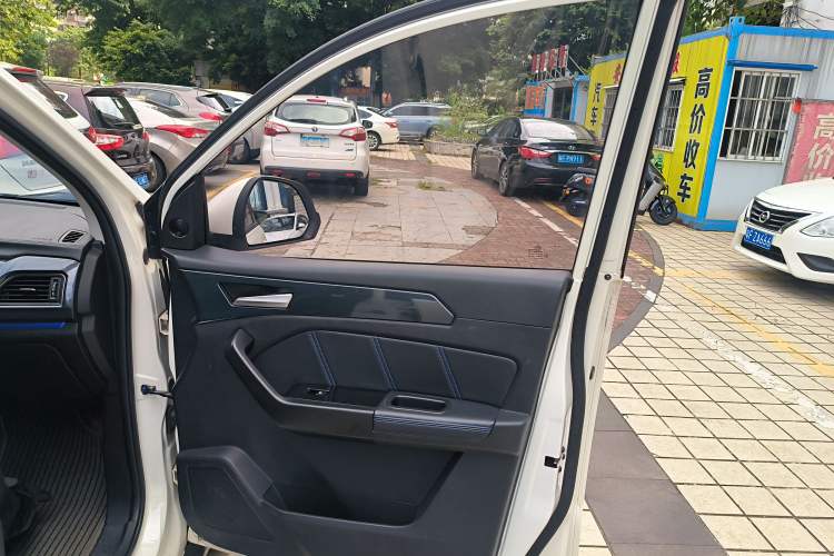 Used BAIC Weiwang M50F 2017 1.5L Standard Model Right Front Door Interior