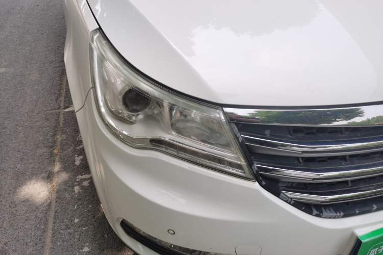 Used BAIC Weiwang M50F 2017 1.5L Luxury Model Right Front Headlight