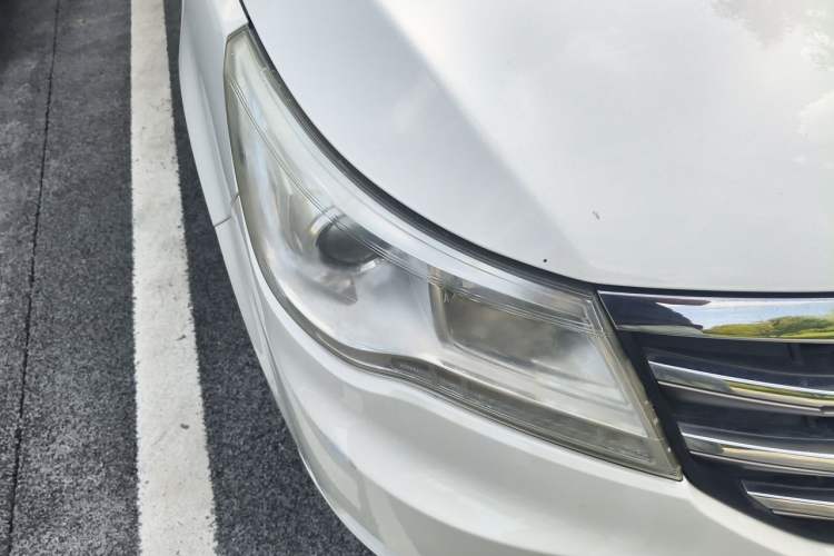 Used BAIC Weiwang M50F 2017 1.5L Comfort Edition Right Front Headlight