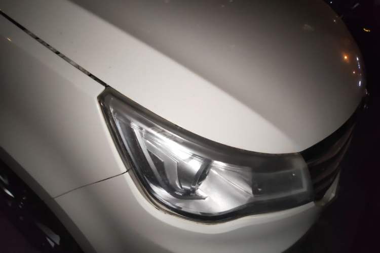Used BAIC Weiwang M50F 2017 1.5L Luxury Model Right Front Headlight