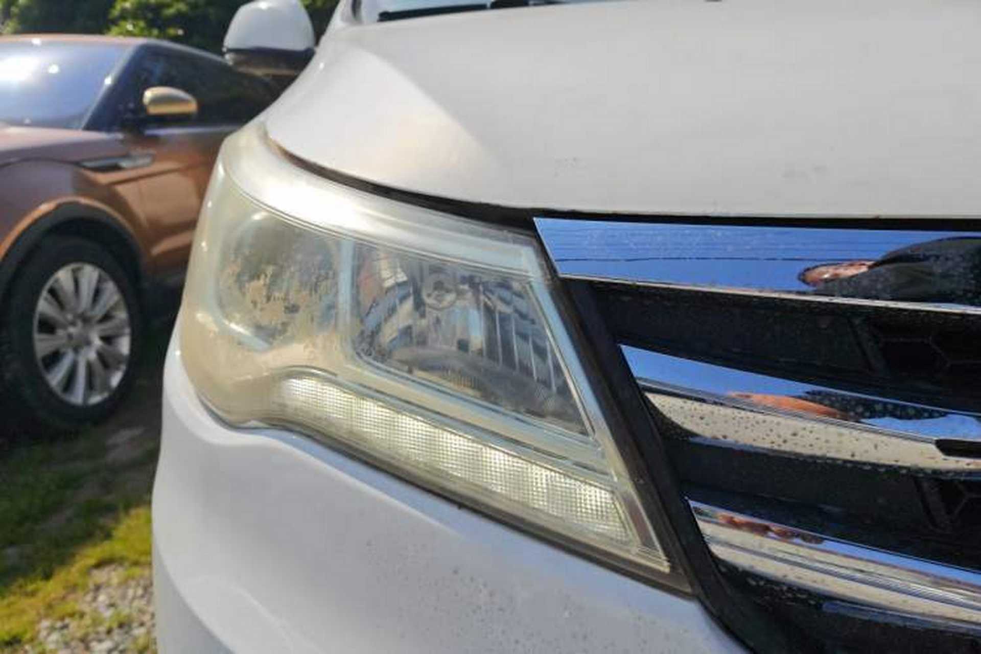 Used BAIC Weiwang M50F 2017 1.5L Comfort Edition Right Front Headlight