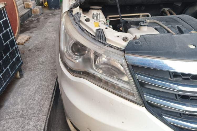 Used BAIC Weiwang M50F 2017 1.5L Luxury Model Right Front Headlight