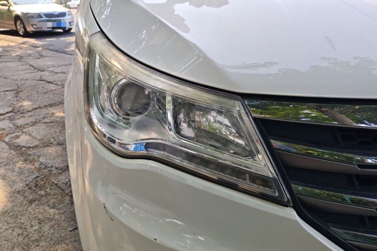 Used BAIC Weiwang M50F 2017 1.5L Standard Model Right Front Headlight