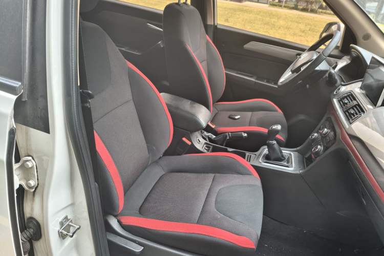 Used BAIC Weiwang M50F 2017 1.5L Standard Model Right Front Seat