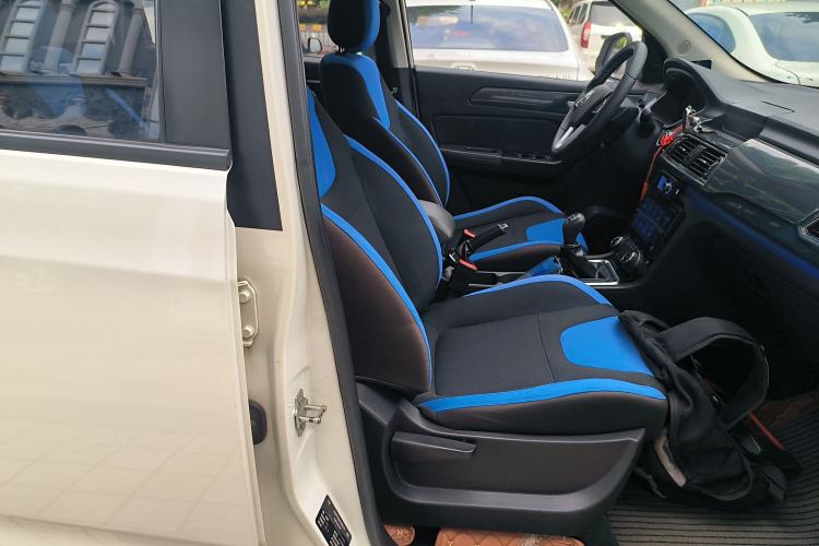 Used BAIC Weiwang M50F 2017 1.5L Standard Model Right Front Seat