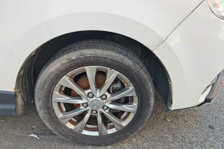 Used BAIC Weiwang M50F 2017 1.5L Luxury Model Right Front Wheel Hub