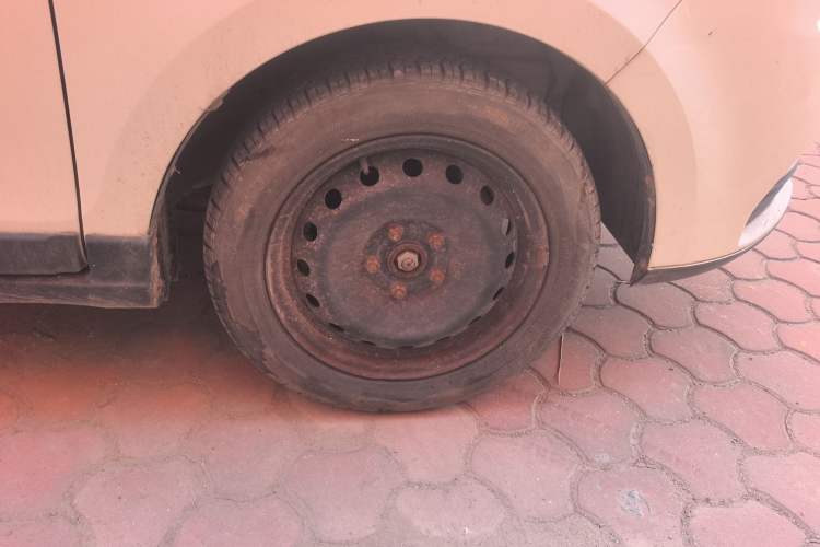 Used BAIC Weiwang M50F 2017 1.5L Value Edition Right Front Wheel Hub