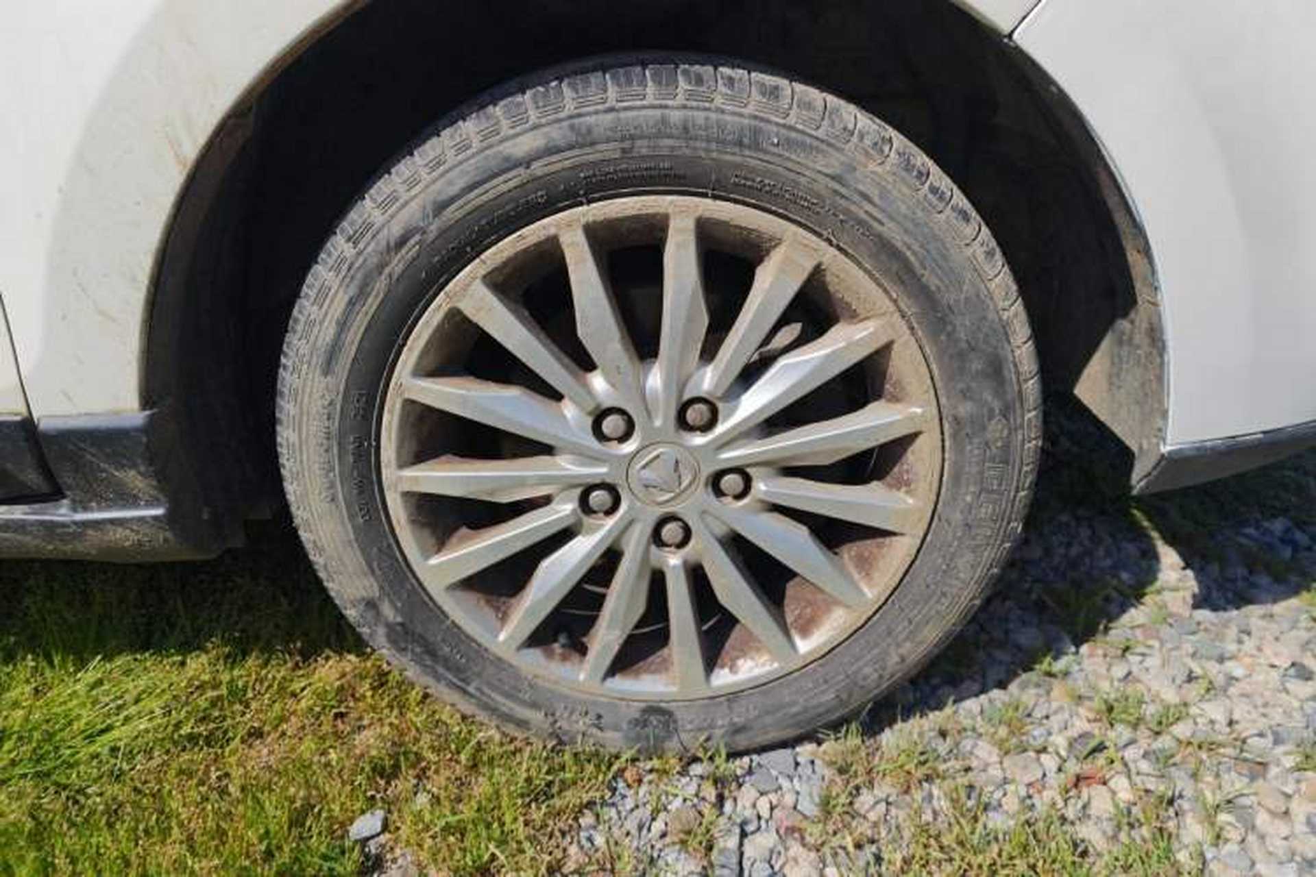 Used BAIC Weiwang M50F 2017 1.5L Comfort Edition Right Front Wheel Hub