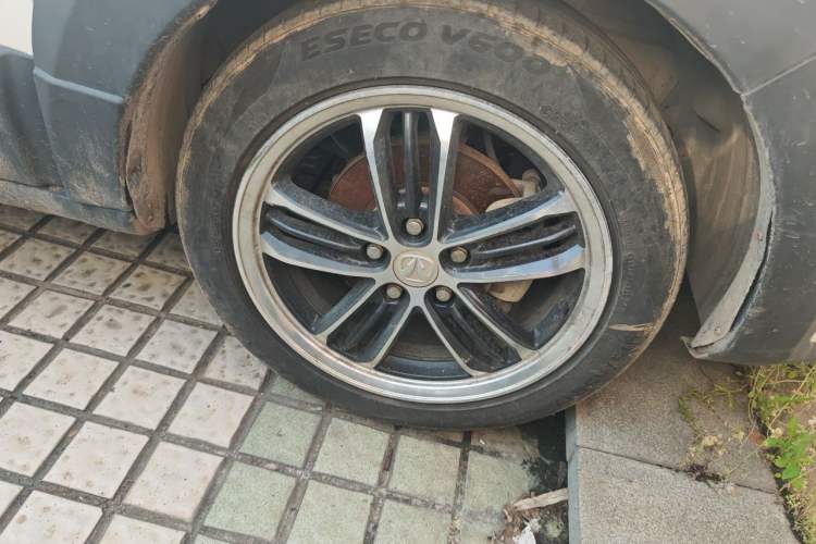 Used BAIC Weiwang M50F 2017 1.5L Value Edition Right Front Wheel Hub
