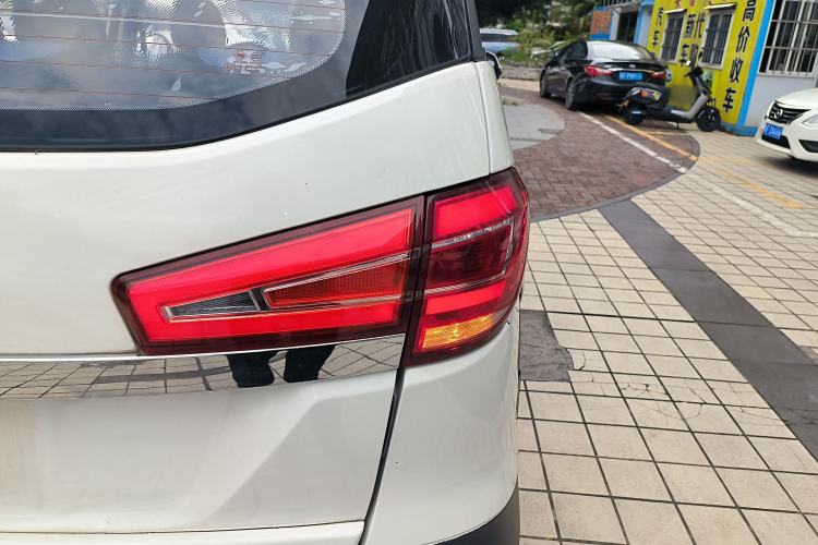 Used BAIC Weiwang M50F 2017 1.5L Standard Model Right Rear Taillight
