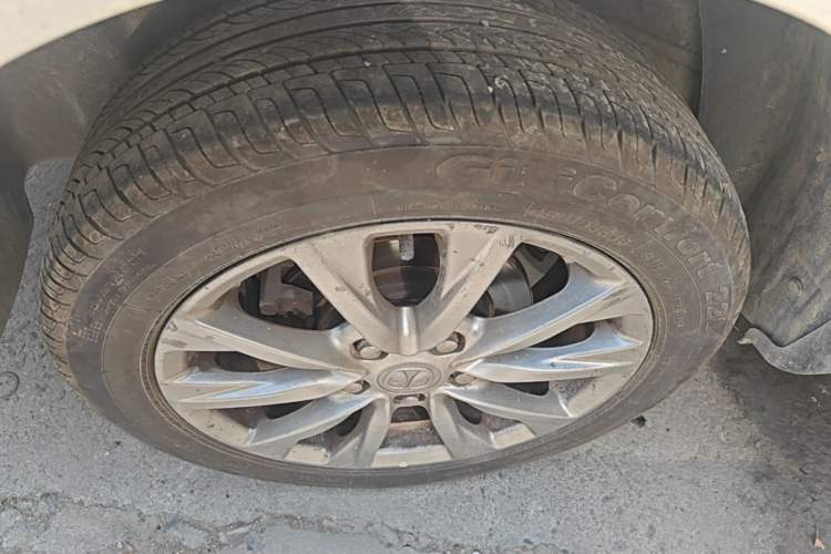 Used BAIC Weiwang M50F 2017 1.5L Standard Model Right Rear Wheel Hub