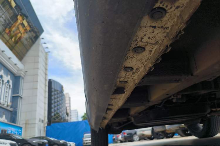 Used BAIC Weiwang M50F 2017 1.5L Standard Model Right Side Sill