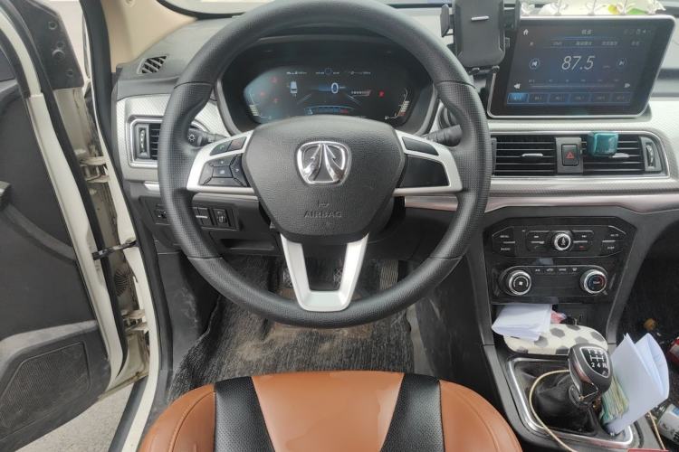 Used BAIC Weiwang M50F 2017 1.5L Comfort Edition Steering Wheel