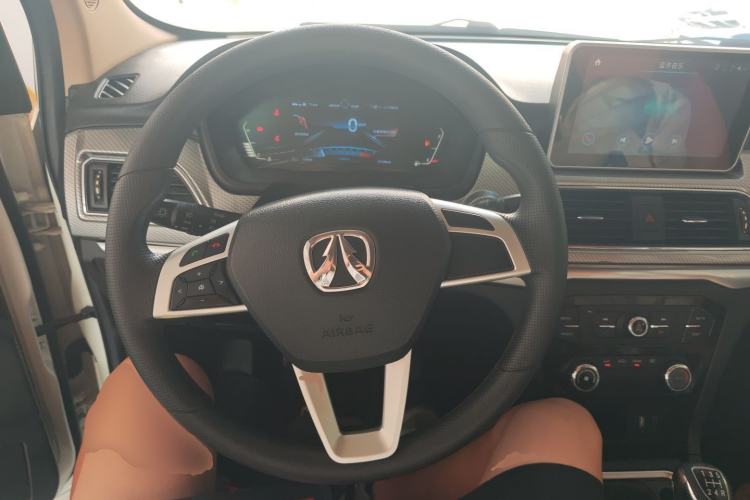 Used BAIC Weiwang M50F 2017 1.5L Comfort Edition Steering Wheel