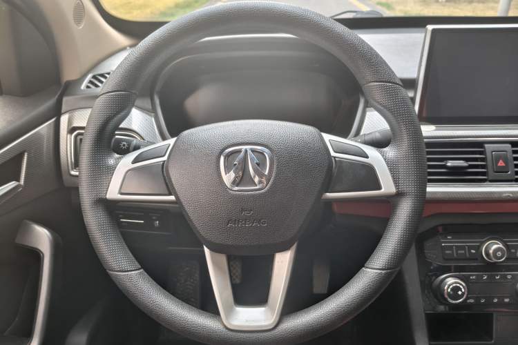 Used BAIC Weiwang M50F 2017 1.5L Standard Model Steering Wheel