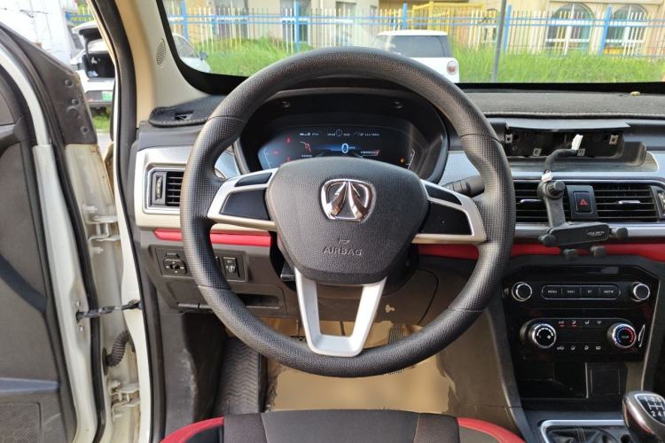 Used BAIC Weiwang M50F 2017 1.5L Standard Model Steering Wheel