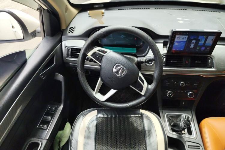 Used BAIC Weiwang M50F 2017 1.5L Luxury Model Steering Wheel