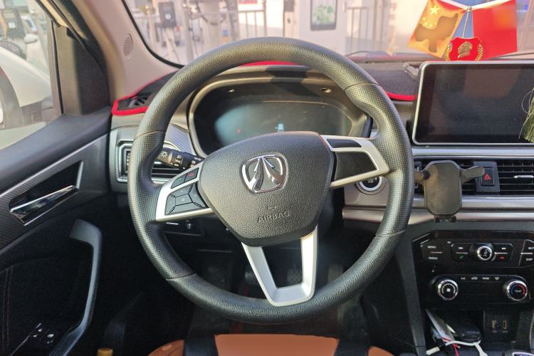 Used BAIC Weiwang M50F 2017 1.5L Comfort Edition Steering Wheel