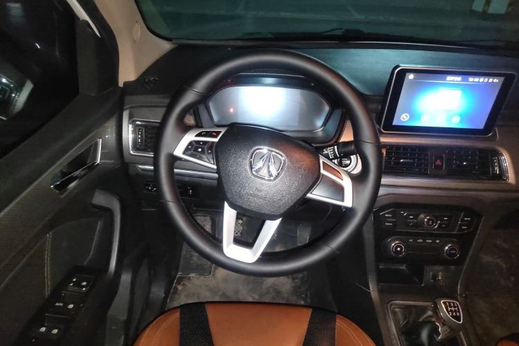 Used BAIC Weiwang M50F 2017 1.5L Comfort Edition Steering Wheel
