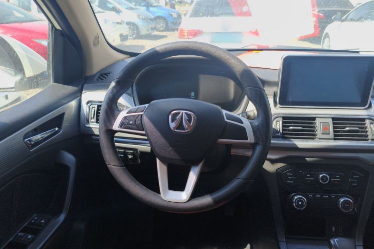 Used BAIC Weiwang M50F 2017 1.5L Comfort Edition Steering Wheel