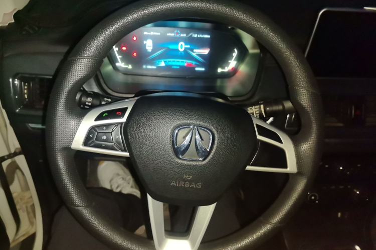 Used BAIC Weiwang M50F 2017 1.5L Comfort Edition Steering Wheel