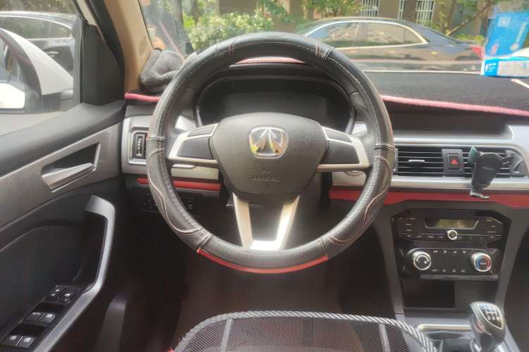 Used BAIC Weiwang M50F 2017 1.5L Standard Model Steering Wheel