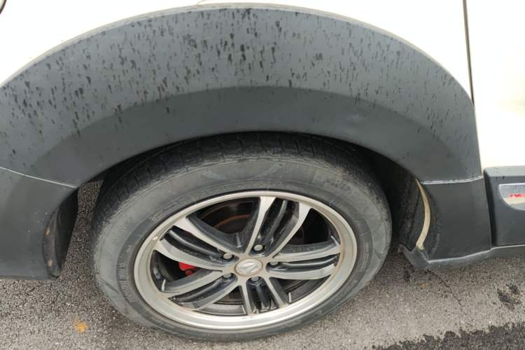 Used BAIC Weiwang M60 2017 1.5T CVT Diamond Edition Exterior 8