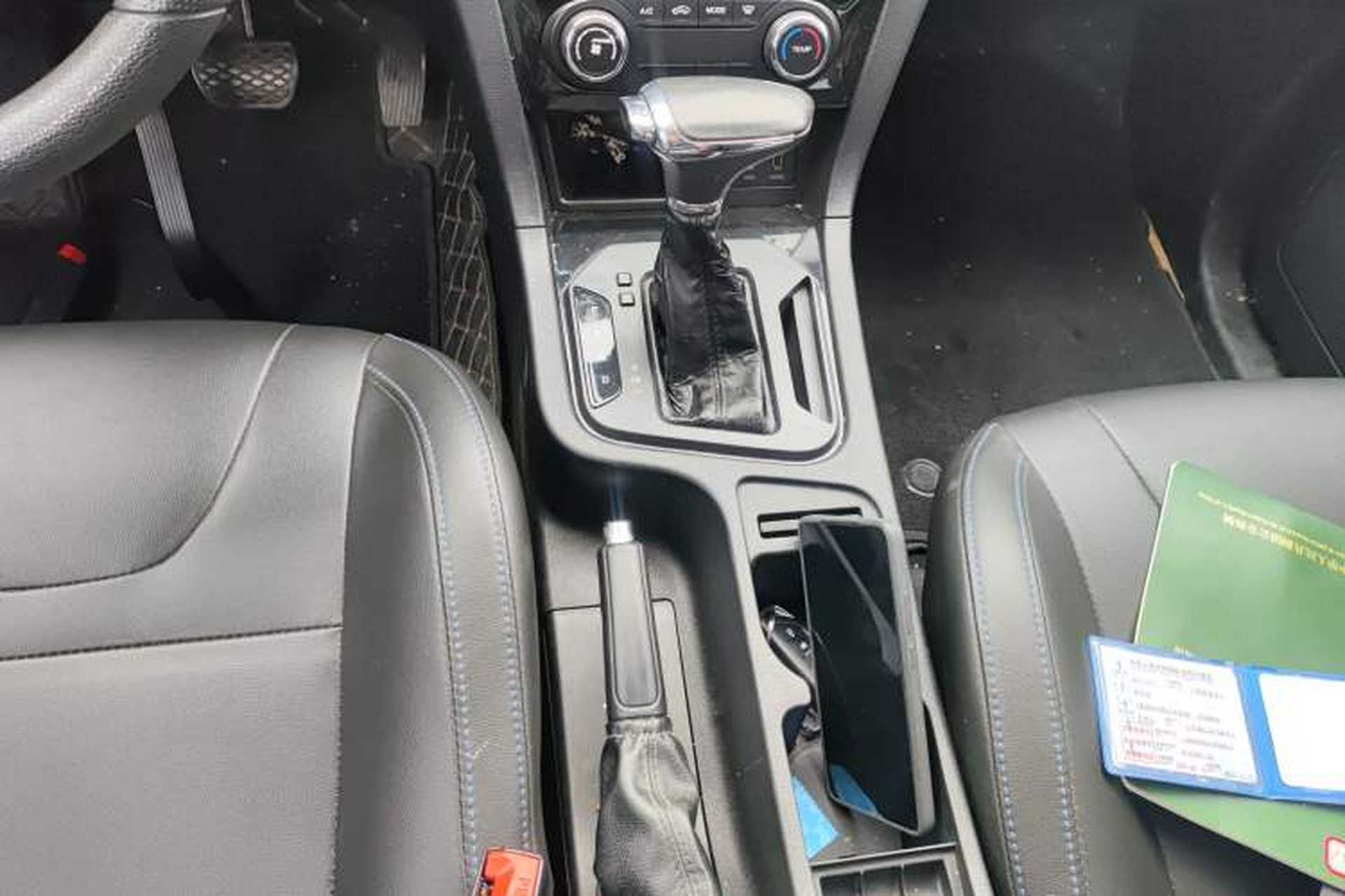 Used BAIC Weiwang M60 2017 1.5T CVT Diamond Edition Gear Lever