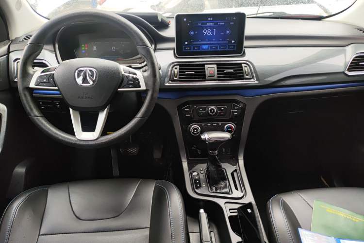 Used BAIC Weiwang M60 2017 1.5T CVT Diamond Edition Interior 2