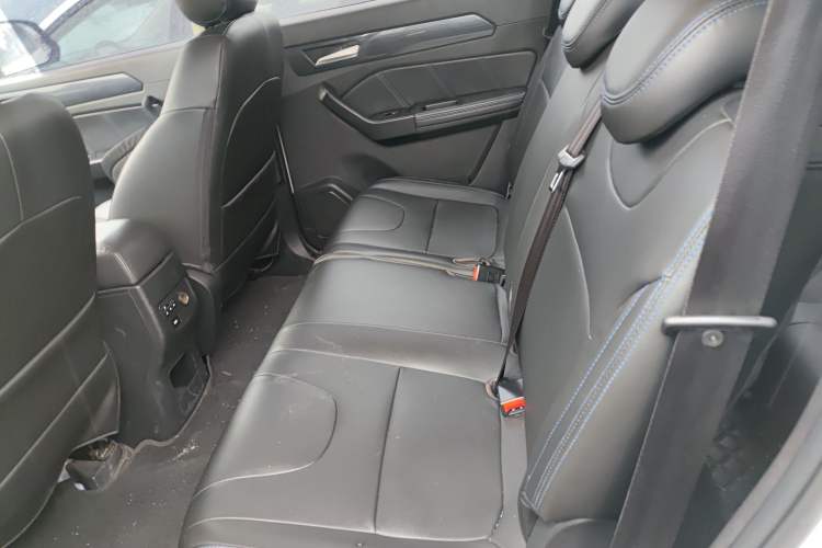 Used BAIC Weiwang M60 2017 1.5T CVT Diamond Edition Interior 4