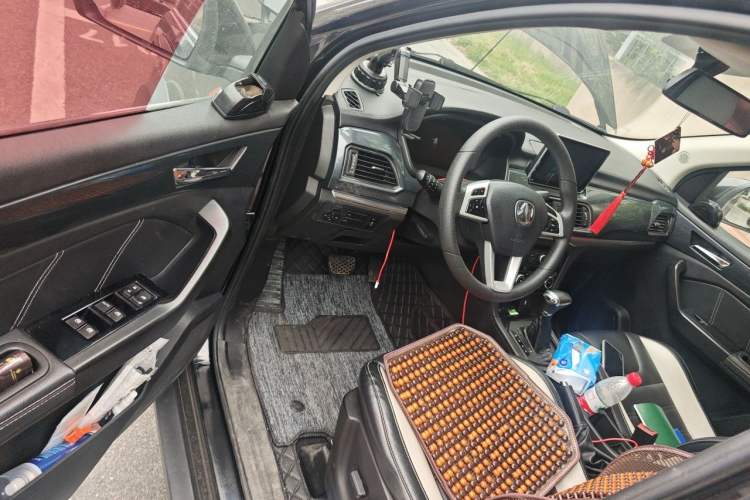 Used BAIC Weiwang M60 2017 1.5T CVT King Edition Driver Seat