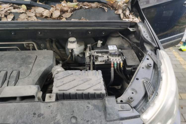 Used BAIC Weiwang M60 2017 1.5L Manual Silver Edition Engine Bay Left