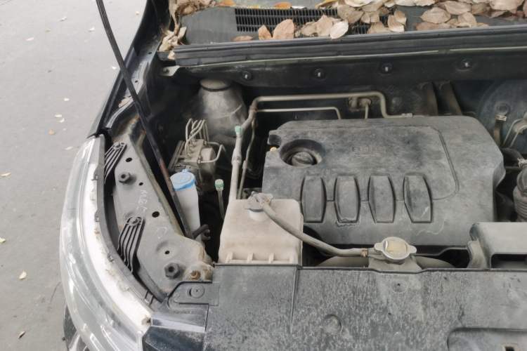 Used BAIC Weiwang M60 2017 1.5L Manual Silver Edition Engine Bay Right