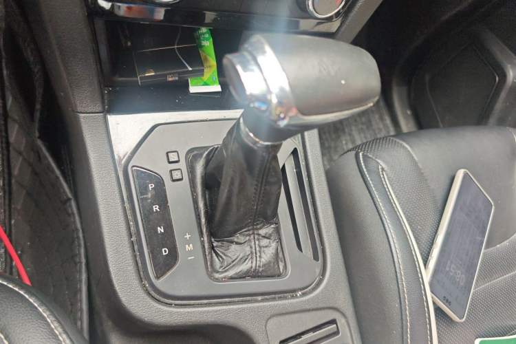 Used BAIC Weiwang M60 2017 1.5T CVT King Edition Gear Lever