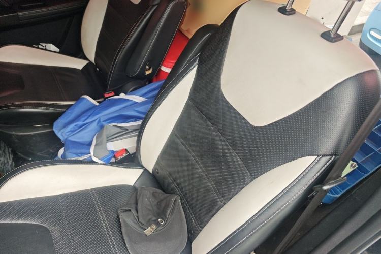 Used BAIC Weiwang M60 2017 1.5T CVT King Edition Left Rear Seat