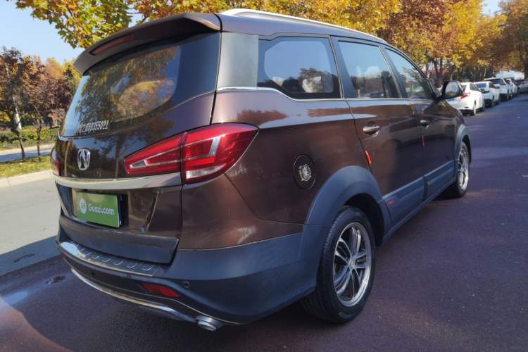 Used BAIC Weiwang M60 2017 1.5L Manual Platinum Edition Exterior 3