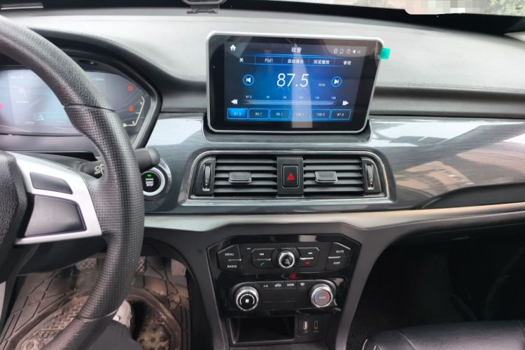 Used BAIC Weiwang M60 2017 1.5L Manual Platinum Edition Audio And AC Panel