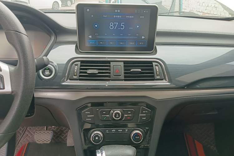 Used BAIC Weiwang M60 2017 1.5T CVT King Edition Audio And AC Panel