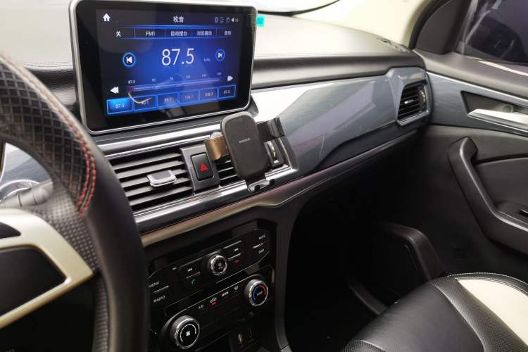 Used BAIC Weiwang M60 2017 1.5L Manual Platinum Edition Audio And AC Panel