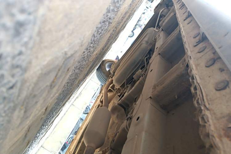 Used BAIC Weiwang M60 2017 1.5T CVT Diamond Edition Chassis Front Right