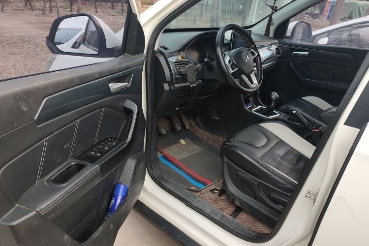Used BAIC Weiwang M60 2017 1.5L Manual Platinum Edition Driver Seat