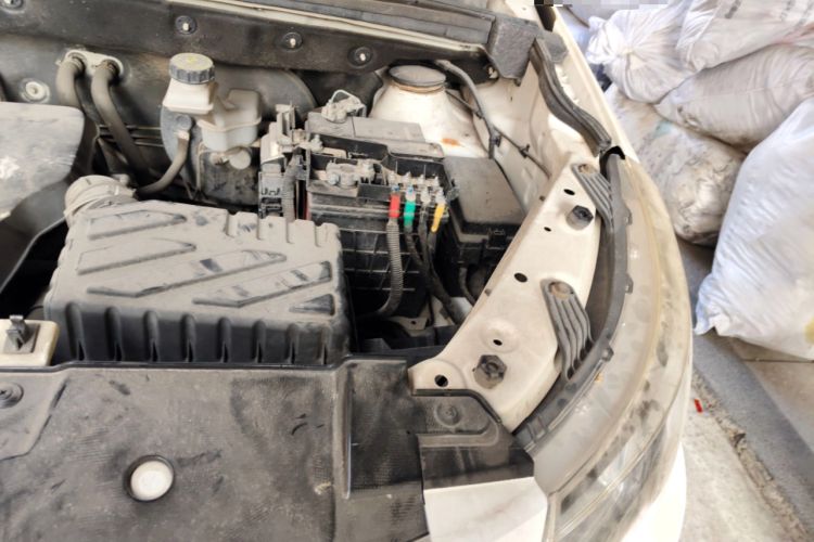 Used BAIC Weiwang M60 2017 1.5L Manual Platinum Edition Engine Bay Left