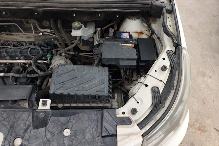 Used BAIC Weiwang M60 2017 1.5L Manual Platinum Edition Engine Bay Left